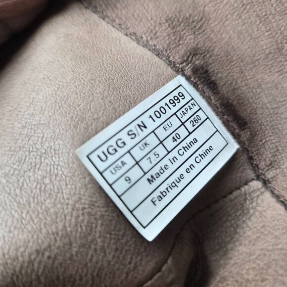 UGG - Picture 5 of 8